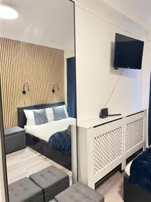 Small Soho Inn Flat 1A - Image 3