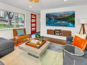 Cowboy Pool • Huge Yard • Near SoCo • Sleeps 16 - Image 4