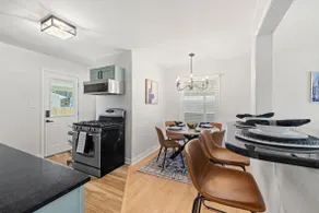 Cozy Retreat, modern Amenities - Image 4