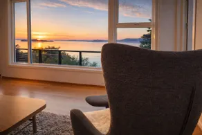 Exclusive views, jacuzzi and evening sun - Image 5