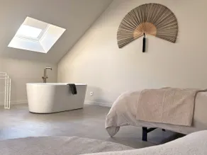 Stylish home with privacy, comfort, and parking - Image 2