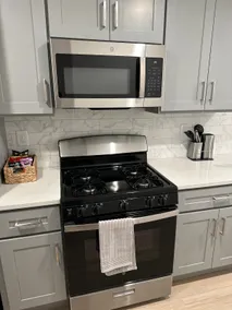 Stylish Studio Apartment - 7 Min Walk NYC Train - Image 4