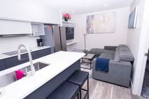 Cozy & Private 1 Bedroom Guest Suite + Den - Image 2