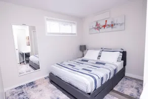 Cozy & Private 1 Bedroom Guest Suite + Den - Image 4