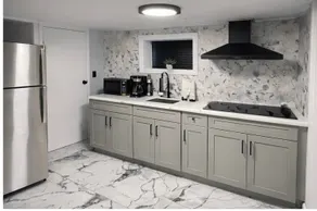 Spacious 2BR Apt w/ Free Parking • Easy NYC Access - Image 4