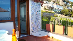 Vista mare & jacuzzi – Amalfi House Marlidia - Image 5