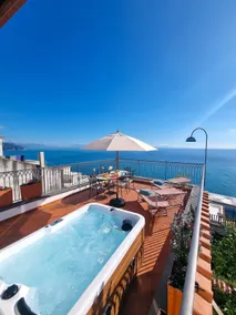 Vista mare & jacuzzi – Amalfi House Marlidia - Image 2