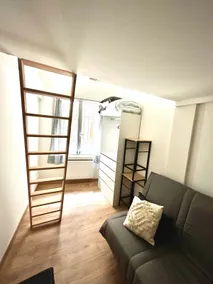 Atypical studio on the ground floor - Image 3