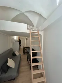 Atypical studio on the ground floor - Image 5