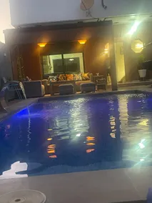 Modern villa with private swimming pool - Image 2