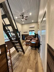 Suite 619 - Image 4