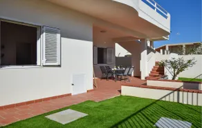 Lovely Home In Caucana With Wifi - Image 5