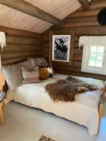 Log cabin with canoe on the waterfront! - Image 2