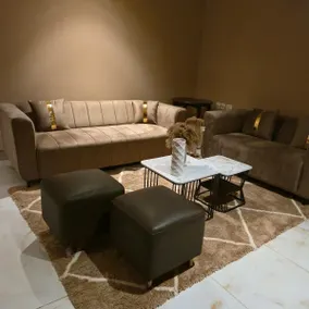 (g3) 3Br Queen Luxury Suite (family) No Stags - Image 2