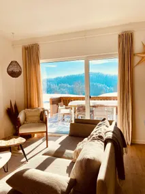 Beautiful home with Nordic bath and unobstructed view - Image 2