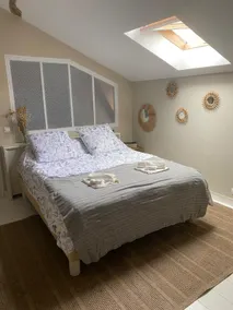 Vintage house • 3 bedrooms • All on foot in Chabanais - Image 2