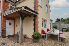 King Arthur's Rest House, Hot Tub & Garden Sleeps 10 - Image 4