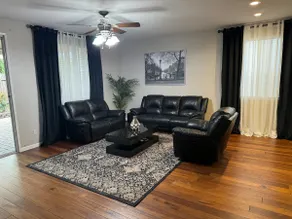 2-Story Private Home in the Heart of Sacramento - Image 2