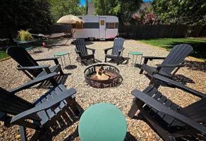 Crestline Ranch: Hot Tub, Speakeasy & Retro Charm - Image 3