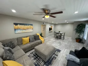 Great Condo Minutes from Stadium - Image 2