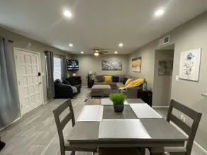 Great Condo Minutes from Stadium - Image 4