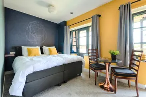 House close to downtown – new bathroom & bed - Image 3