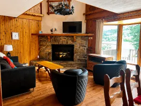 Lakefront St-Agathe Cabin | Spa & Sauna - Image 2