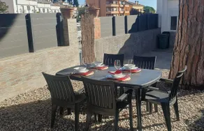 House with garden 25 min from Barcelona by car - Image 4
