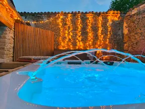 Very beautiful barn · Lap pool · Futuroscope - Image 3
