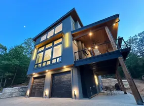 Luxury Lake House, Hot Tub,Water Views, Fire Pit - Image 2