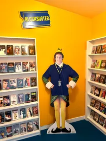 Pizza + mini Blockbuster + yard near Zion & Bryce - Image 5