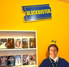 Pizza + mini Blockbuster + yard near Zion & Bryce - Image 2