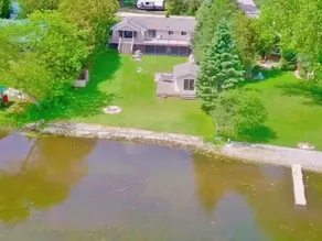 Luxury Lakefront Cottage - Image 3