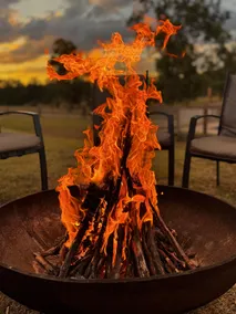 Hunter Valley Retreat | Spa, Pool & Firepit - Image 3