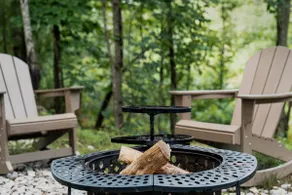 Stay in Style and Comfort at Moonshine Manor - Image 3