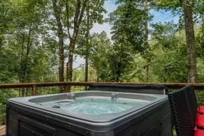 Stay in Style and Comfort at Moonshine Manor - Image 2