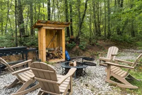 Stay in Style and Comfort at Moonshine Manor - Image 5