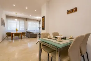 [Milan Argonne] 3 bedrooms • 10 guests • MM4 - Image 2