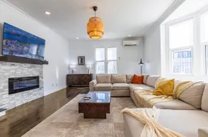 Boston 5BR Home w/Free Parking & Yard-Sleep 12 - Image 4