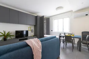 Refined open-plan space near the sea and bike path - Image 2