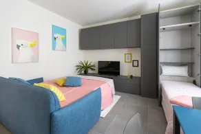 Refined open-plan space near the sea and bike path - Image 5