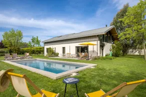 Luxury villa with pool & AC – Lyon West - Image 4