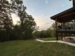 Luxury Lake House, Hot Tub,Water Views, Fire Pit - Image 4