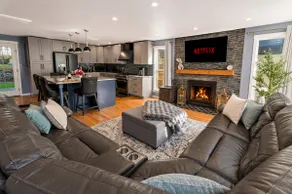 Rooftop · Game Room · Sleeps 11 · Lake View - Image 4