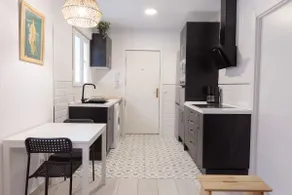 Bright 1-Bedroom with Ensuite in Puerta del Ángel - Image 3