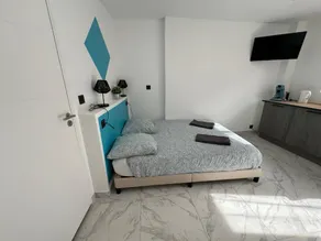 Studio Premium - Image 4