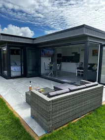 Whispering Waves Guest house, Brighton-8 mins, Guests 4, Beachfront, Free parking, WiFi, Kitchen and AC - Image 3