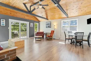 Charming Cottage on the Lake - Image 5