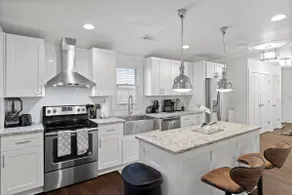 3 BR Home with Backyard - 5 mins from ATL Airport - Image 4