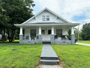 The Getaway-3 Bed, 2 Bath, King Bed. Sleeps 6-10 - Image 2